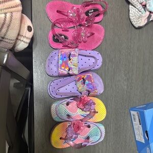 Set of three girls sandals size 5-6 in great condition! Make an offer!